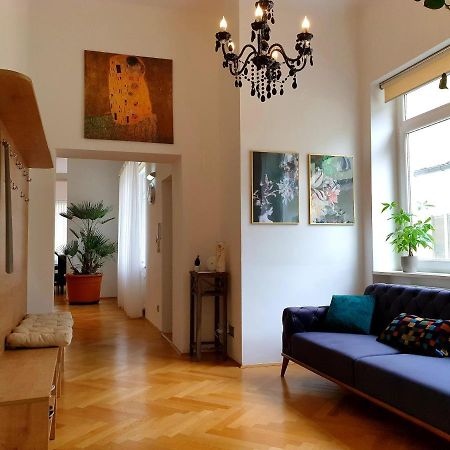 Sunny And Spacious Apartment Near City Centre ウィーン エクステリア 写真