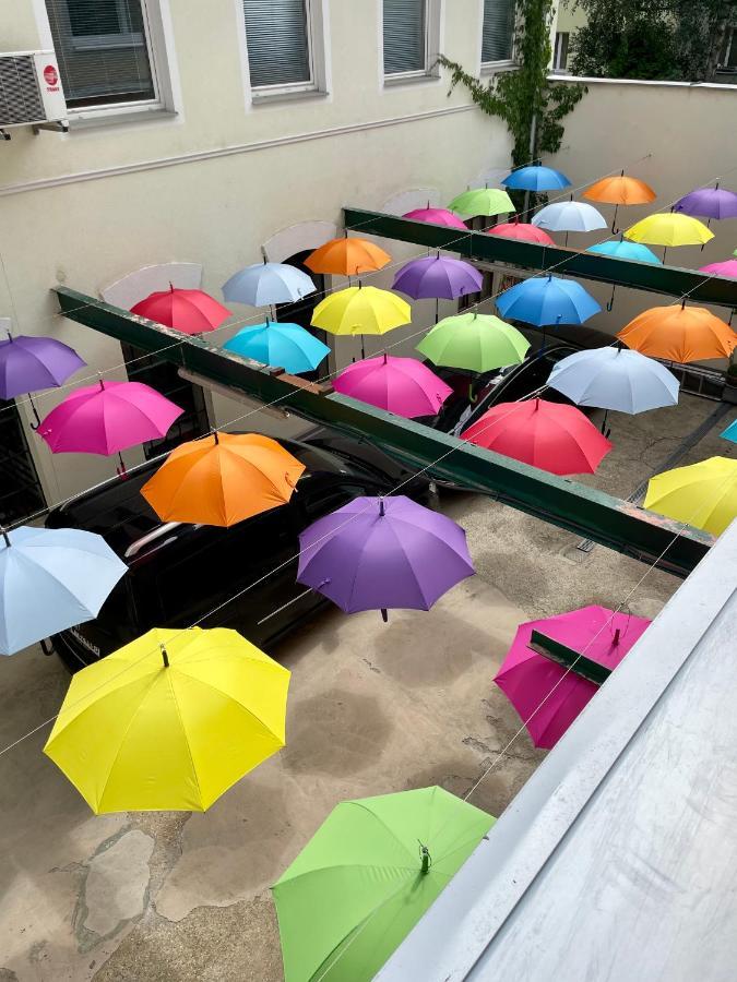 Sunny And Spacious Apartment Near City Centre ウィーン エクステリア 写真