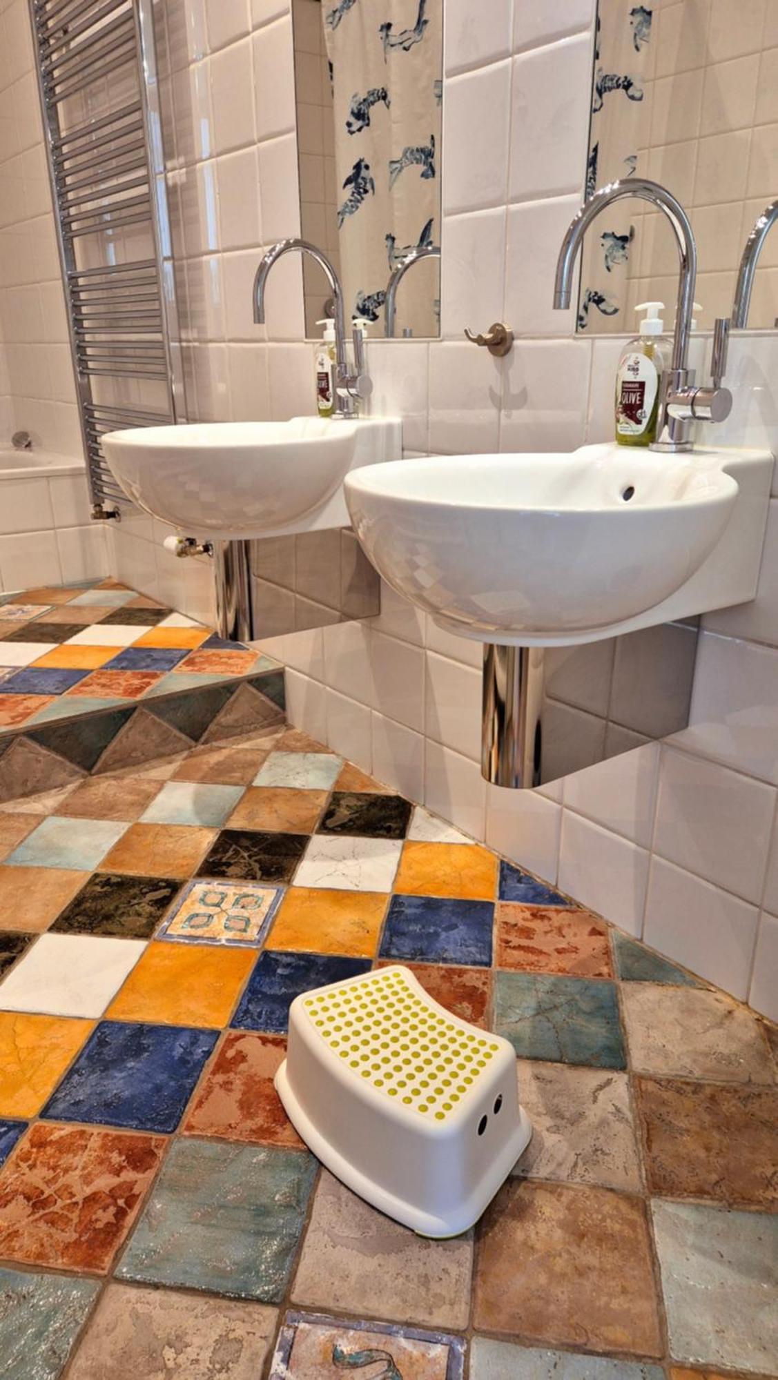 Sunny And Spacious Apartment Near City Centre ウィーン エクステリア 写真